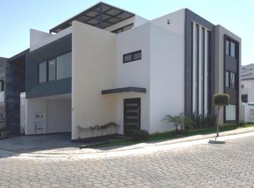 Casa · 390m² · 4 Recámaras · 2 Estacionamientos · Casa - Cascatta