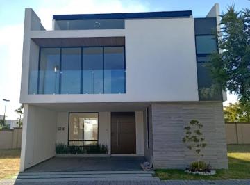 Casa · 284m² · 3 Recámaras · 2 Estacionamientos · Casa - Cascatta