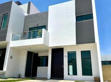 Casa en condominio de 4 habitaciones, Zapopan · En Venta Casa en Coto en Valle Imperial