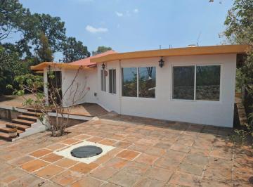 Casa de 1 habitación, Cuernavaca · Venta Casa Univel Amueblada Remate C/terreno Tipo Cabaña, Col. del Bosque, Norte