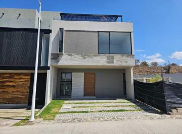 Casa en condominio de 4 habitaciones, Zapopan · Casa en Venta en Coto Castaño, Valle Imperial, Zapopan, Jalisco