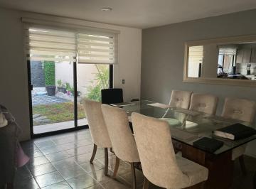 Casa · 266m² · 4 Recámaras · 2 Estacionamientos · Casa en Venta de 5 Recámras en Tejeda