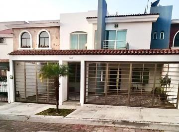 Casa de 4 habitaciones, Tlajomulco de Zúñiga · Casa en Venta en El Palomar, Parte Baja