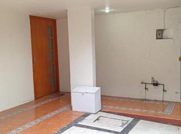 Entrada · Casa en Venta en Calle Cerrada, Ubicación Privilegiada en Acoxpa