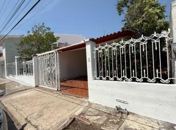 Casa · 342m² · 3 Recámaras · 2 Estacionamientos · Casa - Fraccionamiento Costa de Oro