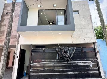 Casa · 170m² · 3 Recámaras · 2 Estacionamientos · Casa en Casas Tamsa
