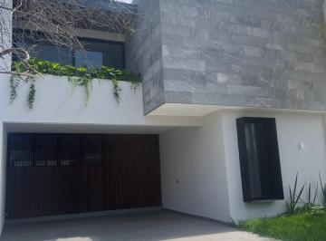 Casa de 3 habitaciones, León · Casa en Venta en La Campiña