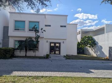 Casa de 3 habitaciones, Reynosa · Rento Casa Privada Las Fuentes Sector Residencial