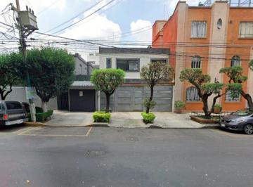 Casa de 4 habitaciones, Cuauhtémoc · Casa en Venta Ubicada en Tepic Roma Sur