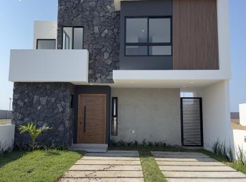 Casa · 176m² · 3 Recámaras · 2 Estacionamientos · Casa en Fraccionamiento Lomas de La Rioja