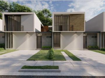 Casa de 3 habitaciones, Villa de Alvarez · Venta Casa 2 Plantas Grandes Espacio Zona Norte Villa de Álvarez en Av Ppal