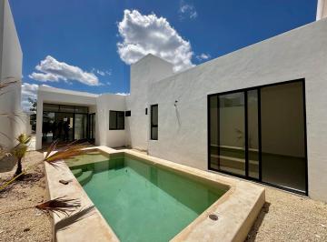 Casa · 207m² · 3 Recámaras · 2 Estacionamientos · Casa en Venta en Conkal, Privada Nadira Una Sola Planta Entrega Inmediata