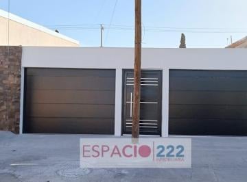Casa de 4 habitaciones, Chihuahua · En Venta Casa con Local Comercial en Av Vallarta $3'800,000