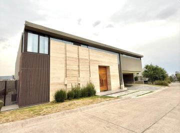 Casa de 4 habitaciones, León · Casa de Oportunidad en El Molino Residencial & Golf en Venta