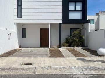 Casa de 3 habitaciones, Alvarado · Cómoda y Linda Casa en Fracc Cerrado y Excelente Ubicación… Esta Es La Opción!