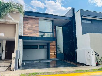 Casa · 248m² · 3 Recámaras · 2 Estacionamientos · Casa Nueva en Venta en Lomas Punta del Este León Gto.
