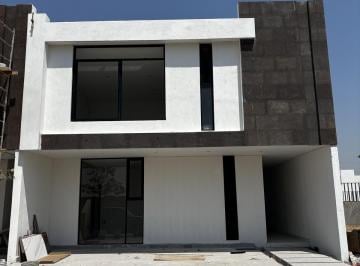 Casa · 219m² · 3 Recámaras · 2 Estacionamientos · Casa Nueva en Venta en Rinconada Santa Fe con Recámara en Planta Baja León Gto.