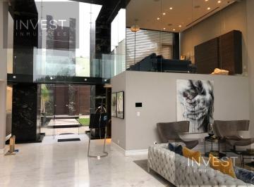 Casa · 970m² · 5 Recámaras · 12 Estacionamientos · Casa en Venta en Fuego, Jardines del Pedregal