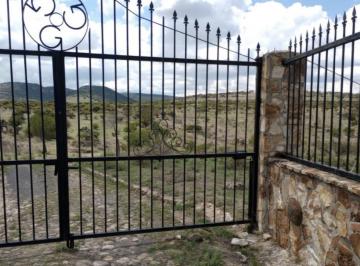 Terreno / Lote · 1280000m² · 3 Recámaras · Rancho en Venta Cerca de La Presa de Los Reyes Guanajuato.