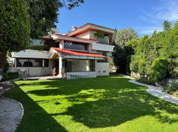 Casa · 1098m² · 5 Recámaras · 8 Estacionamientos · Venta Casa en Bosque de Reforma