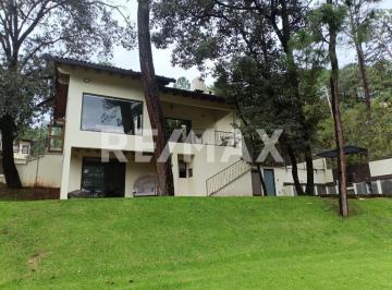 Casa · 252m² · 3 Recámaras · 2 Estacionamientos · Casa en Venta - (4)