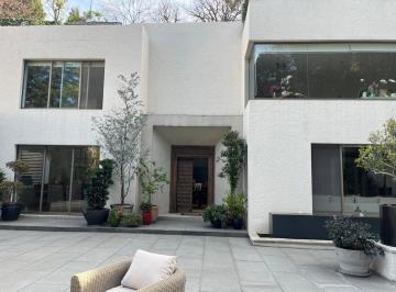 Casa · 886m² · 4 Recámaras · 4 Estacionamientos · Casa en Venta en Bosque de Las Lomas, Cdmx, Jardin, Grande, Funcional, Seguridad