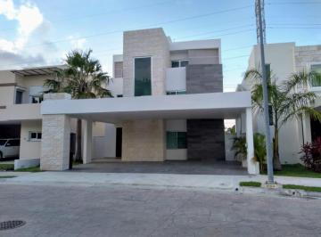 Casa de 4 habitaciones, Benito Juárez · Casa en Renta Residencial Cumbres | 4 Rec