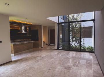 Casa · 265m² · 4 Recámaras · 2 Estacionamientos · Casa en Venta en San Angel 5