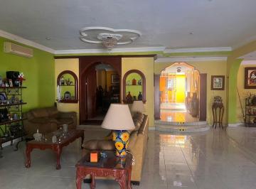 Casa · 250m² · 4 Recámaras · 2 Estacionamientos · Casa en Venta en Rincón de La Sierra, Guadalupe