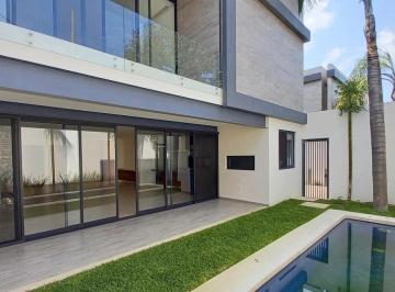 Casa · 320m² · 4 Recámaras · 2 Estacionamientos · Venta Casa Nueva Jardines Delicias