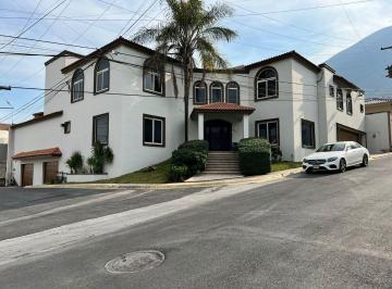 Casa de 4 habitaciones, Monterrey · Casa en Venta, Cumbres