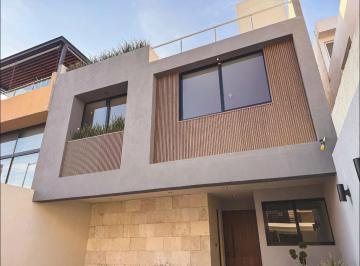 Casa · 240m² · 3 Recámaras · 2 Estacionamientos · Casa en Venta en San Angel 4