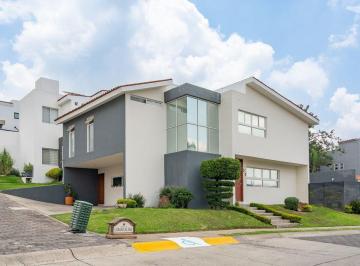 Casa · 277m² · 4 Recámaras · 3 Estacionamientos · Casa en Venta en Bosques de Santa Anita en Esquina 4 Recamaras