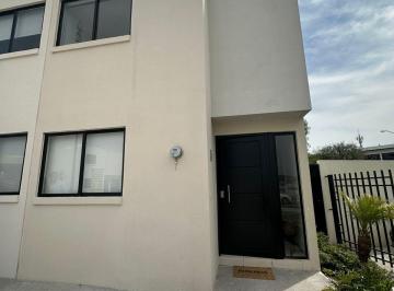 Casa de 3 habitaciones, Corregidora · Casa en Venta en Colinas del Santuario