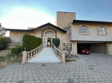 FACHADA · Casa en Venta en Loma Verde con Alberca, Zona Sur
