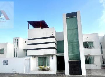 Casa · 310m² · 4 Recámaras · 3 Estacionamientos · Casa en Venta