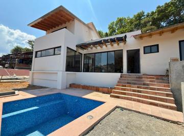 Casa en condominio de 3 habitaciones, Valle de Bravo · Casa en Venta en Valle de Bravo