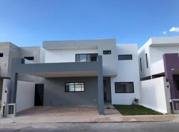 Casa · 220m² · 3 Recámaras · Casa en Privada en Venta Al Norte de Mérida
