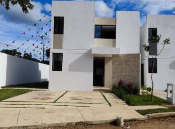 Casa · 96m² · 2 Recámaras · 2 Estacionamientos · Casa en Privada en Venta Al Norte de Mérida