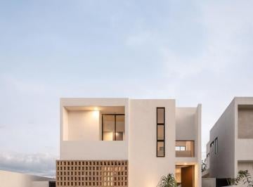 Casa · 175m² · 3 Recámaras · 2 Estacionamientos · Casa en Venta en Privada Al Norte de Mérida