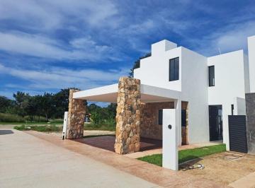 Casa · 122m² · Casa en Venta Al Norte de Mérida en Privara Residencial