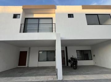 Casa · 133m² · 2 Recámaras · 2 Estacionamientos · Townhouse en Venta en Cholul, Al Norte de Mérida
