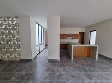 Casa · 395m² · 2 Recámaras · 4 Estacionamientos · Casa en Venta en Cholul Zona Norte de Mérida