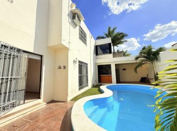 Casa · 320m² · 4 Recámaras · 2 Estacionamientos · Casa en Venta en La Florida, Al Norte de Mérida.