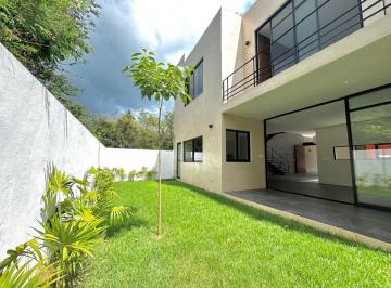 Casa · 295m² · 4 Recámaras · 2 Estacionamientos · Casa en Venta en Zona Country