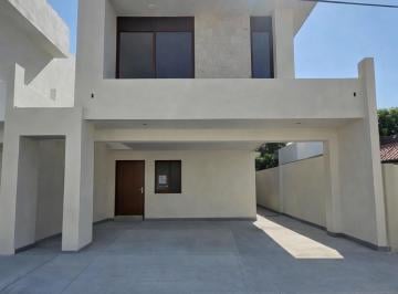 Casa · 170m² · 3 Recámaras · 2 Estacionamientos · Casa - Los Mangos