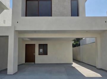 Casa · 170m² · 3 Recámaras · 2 Estacionamientos · Casa - Los Mangos