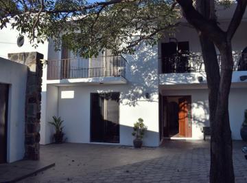 Casa · 469m² · 4 Recámaras · 3 Estacionamientos · Casa en Venta y Renta