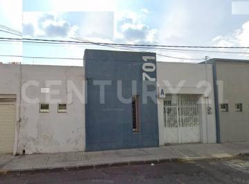 Casa · 296m² · 2 Estacionamientos · Venta Casa Zona China Poblana - Diagonal Defensores