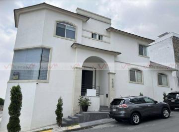 Casa · 336m² · 3 Recámaras · 2 Estacionamientos · Casa en Venta en Cumbres Elite Premier Privadas Alpes y Everest